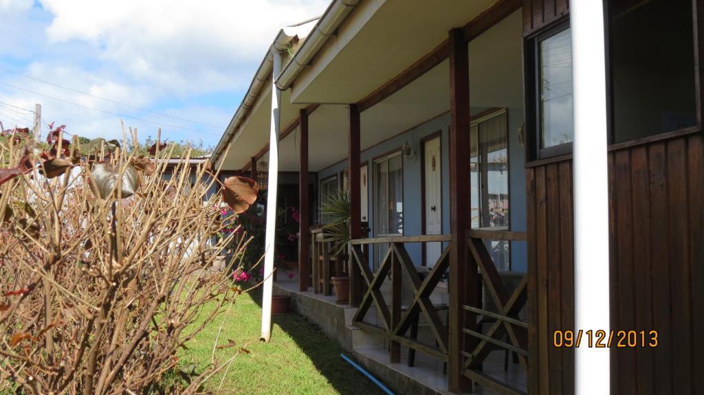 Petero Atamu Hotel Hanga Roa Exterior photo